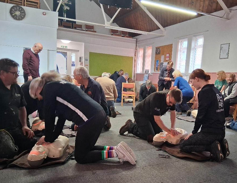 CPR lifesaving skills training Meon Valley Heartstarters
